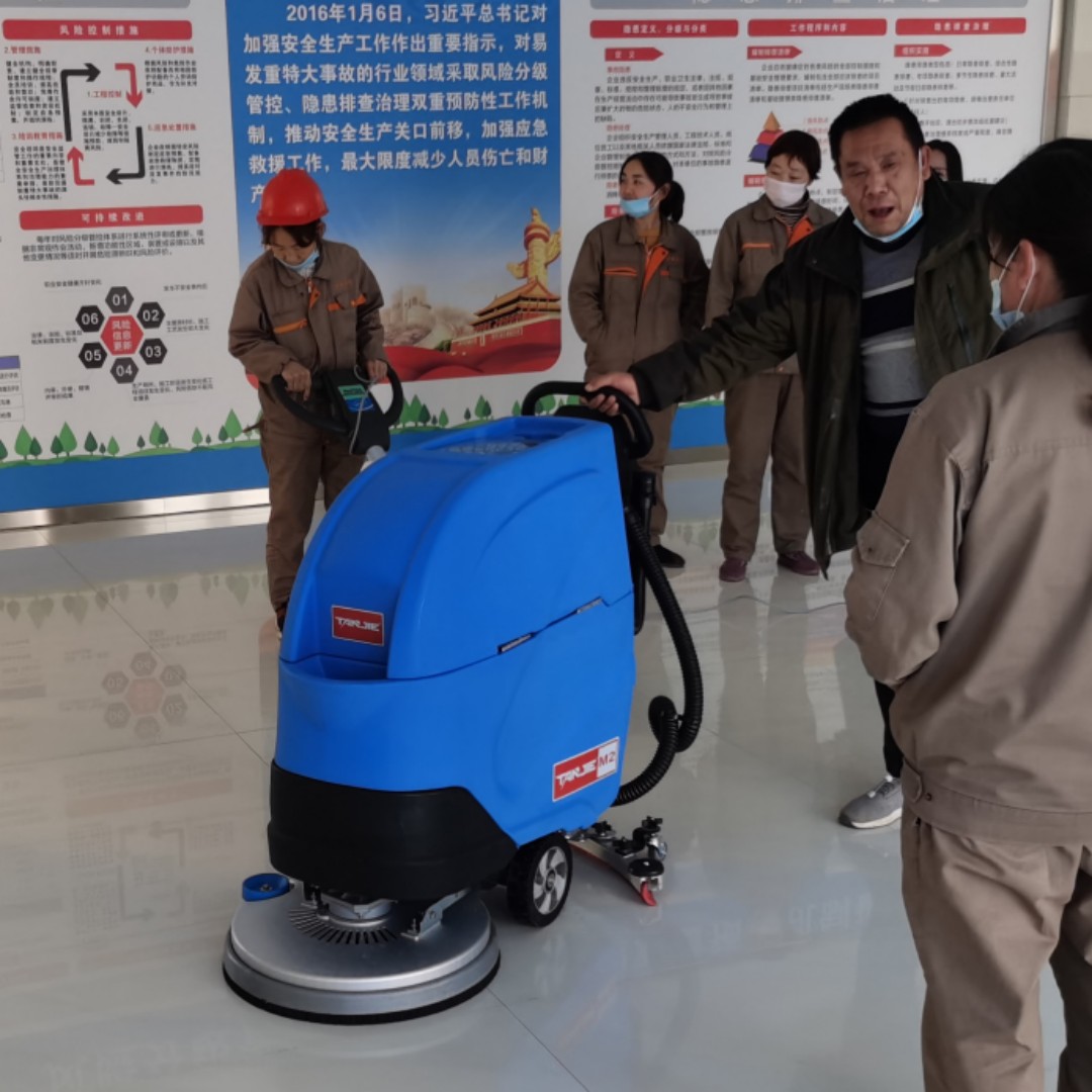 西贡食堂用洗地机效果如何？手推式洗地机怎么选购？