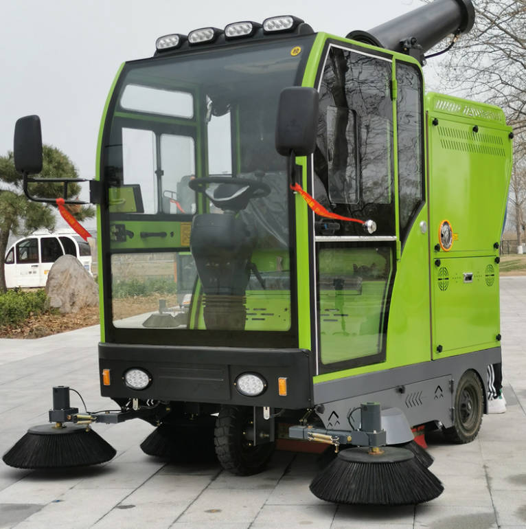 西贡道路清洁广泛应用电动环卫清扫车